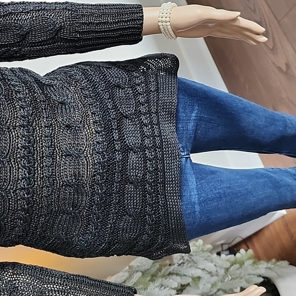 NEW ALICE + OLIVIA Sweater - Picture 6 of 15